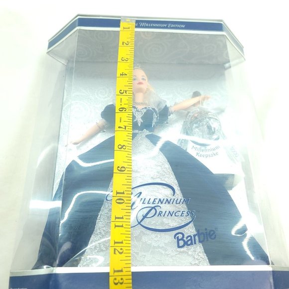 Mattel Millennium Princess Barbie With Keepsake Happy New Year 2000 Fashion Doll - Picture 11 of 14